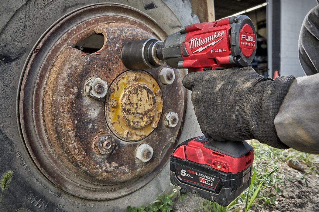 Powerpack Schlagschrauber + 3 Akkus + Ladegerät + 2 Koffer Milwaukee M18 FPP2AS-553X