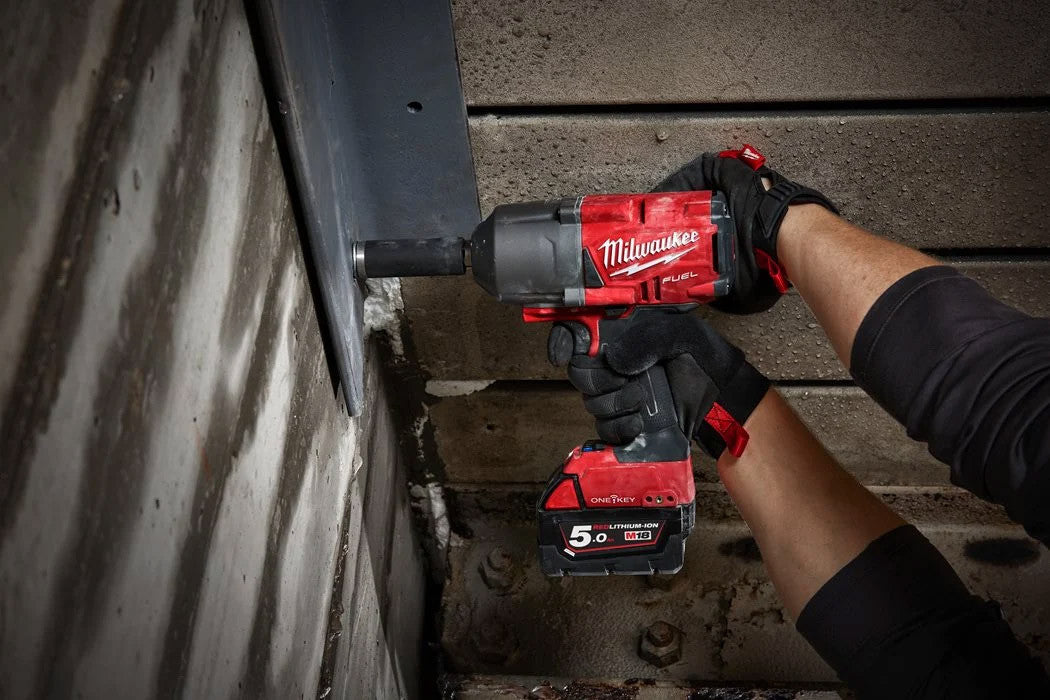 Powerpack Schlagschrauber + 3 Akkus + Ladegerät + 2 Koffer Milwaukee M18 FPP2AS-553X