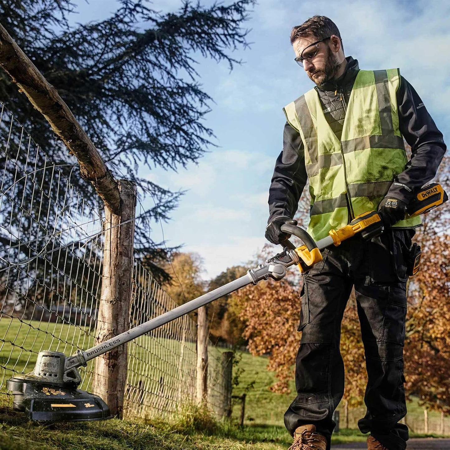 Combo-Set: Heckenschere DCMHT563 + Heckenschere DCMST561 + 2bat 5ah 18V + Ladegerät Dewalt DCMST561HT