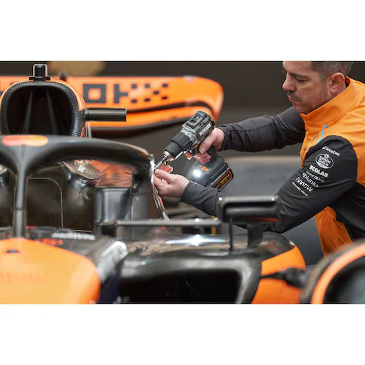 Taladro percutor McLaren 18V 90Nm 13mm con 2 baterías 4Ah + Maletín Dewalt DCD85MM2T