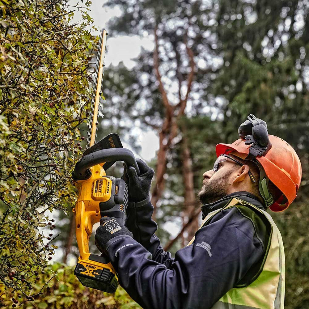 Combo-Set: Heckenschere DCMHT563 + Heckenschere DCMST561 + 2bat 5ah 18V + Ladegerät Dewalt DCMST561HT
