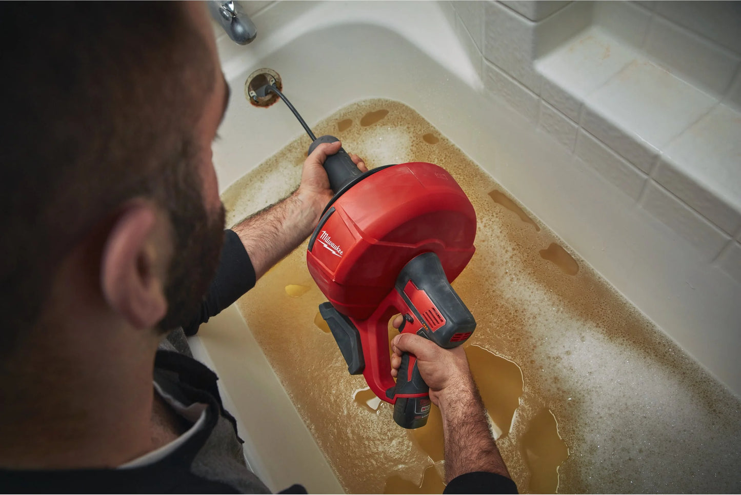 8mm Spulenstößel + 2bat 2Ah + Ladegerät + Milwaukee M12 BDC8-202C Transportschaufel