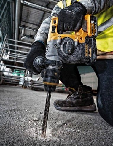 Dewalt Kit 8 Werkzeuge + 3 Bat 5ah + DCB1104 Ladegerät + 4xTstak VI DCK891P3