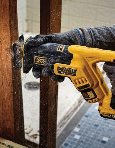 Dewalt Kit 8 Werkzeuge + 3 Bat 5ah + DCB1104 Ladegerät + 4xTstak VI Kit DCK867P3