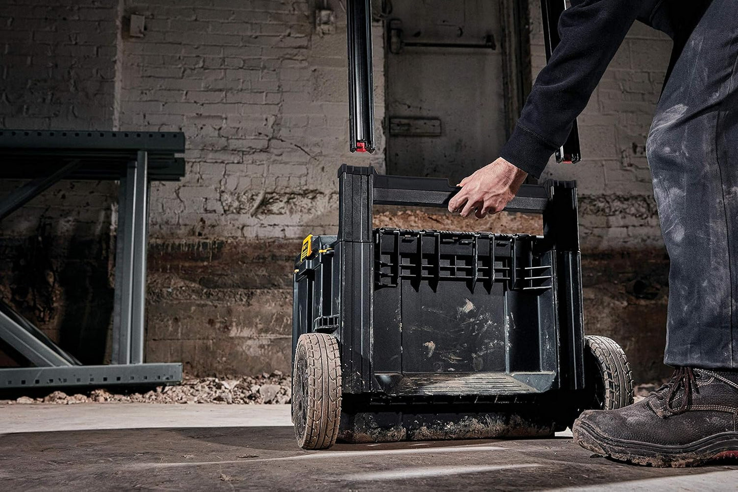 Werkzeugkasten mit Griff und Rollen TOUGHSYSTEM DS450 von Dewalt DWST83295-1