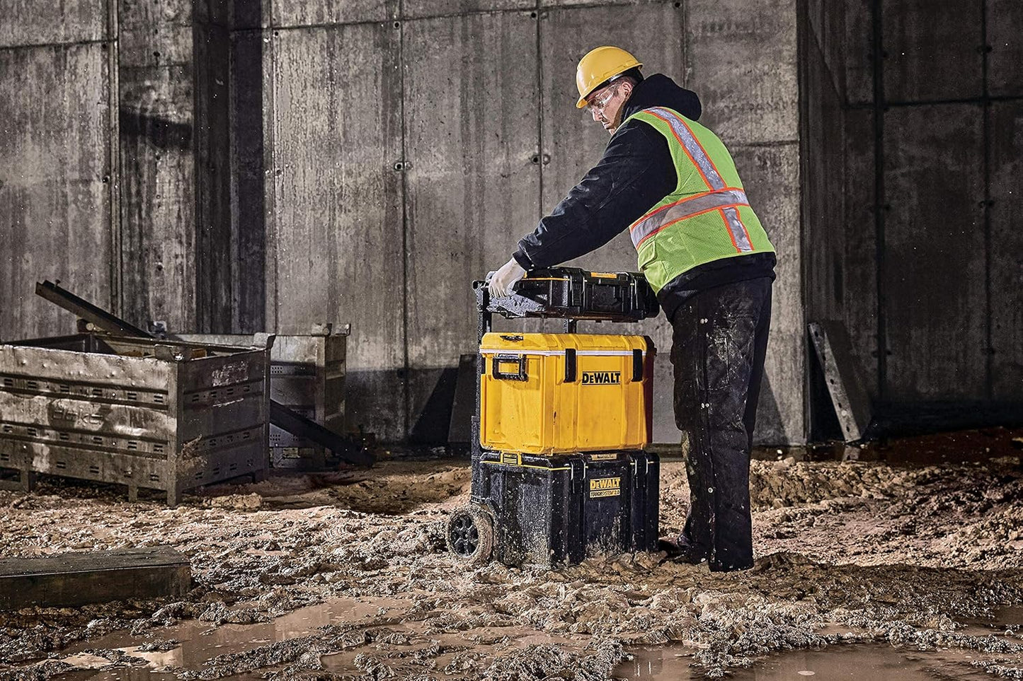 Werkzeugkasten mit Griff und Rollen TOUGHSYSTEM DS450 von Dewalt DWST83295-1