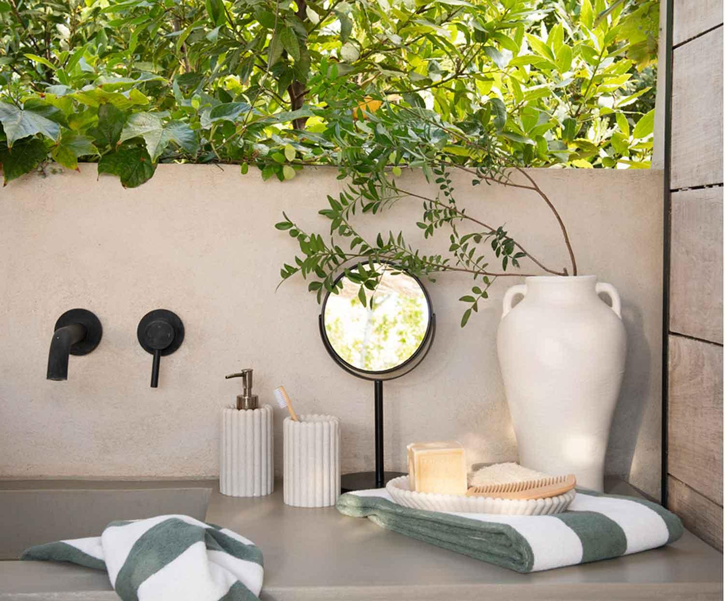 Espelho de aumento x10 Preto mate com suporte Andrea House