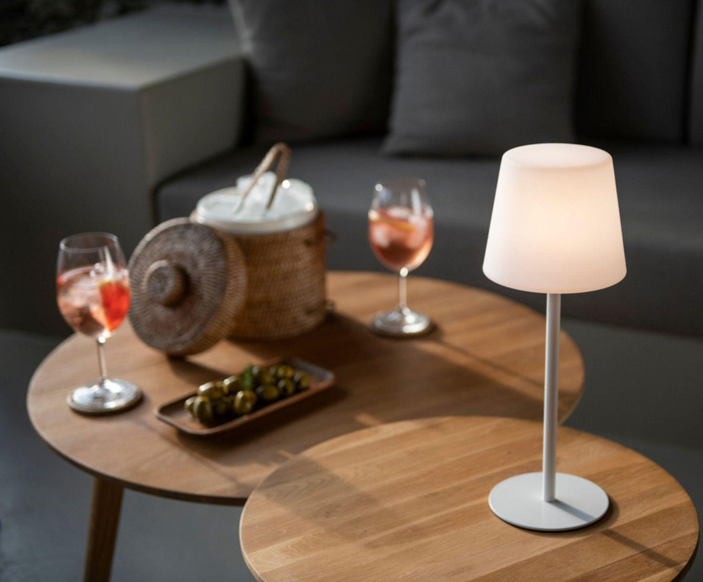 Andrea House kabellose LED-Lampe aus weißem Metall