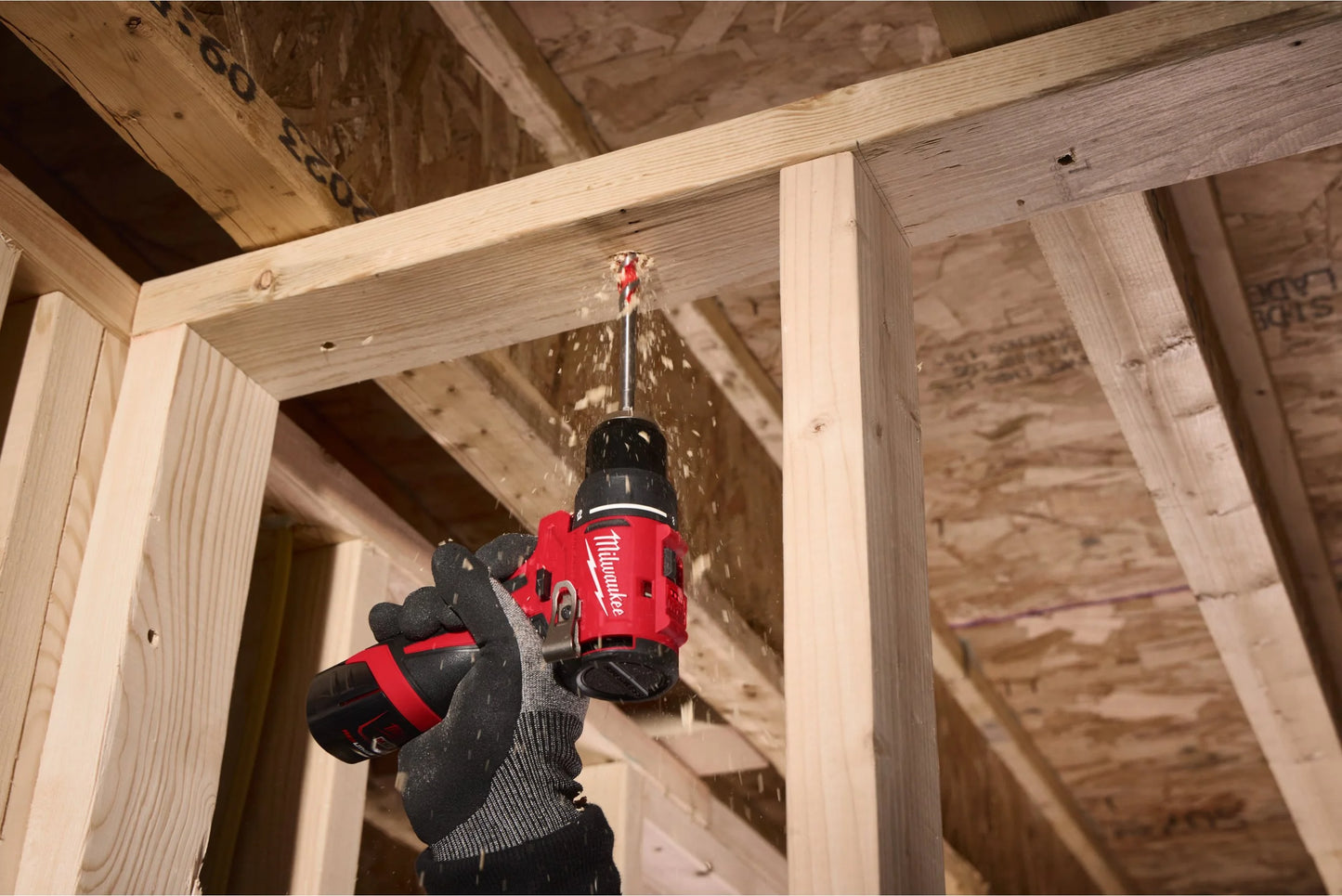 Taladro atornillador + 2bat 2.0Ah + Cargador + Maletín Milwaukee M12 BLDDRC-202C