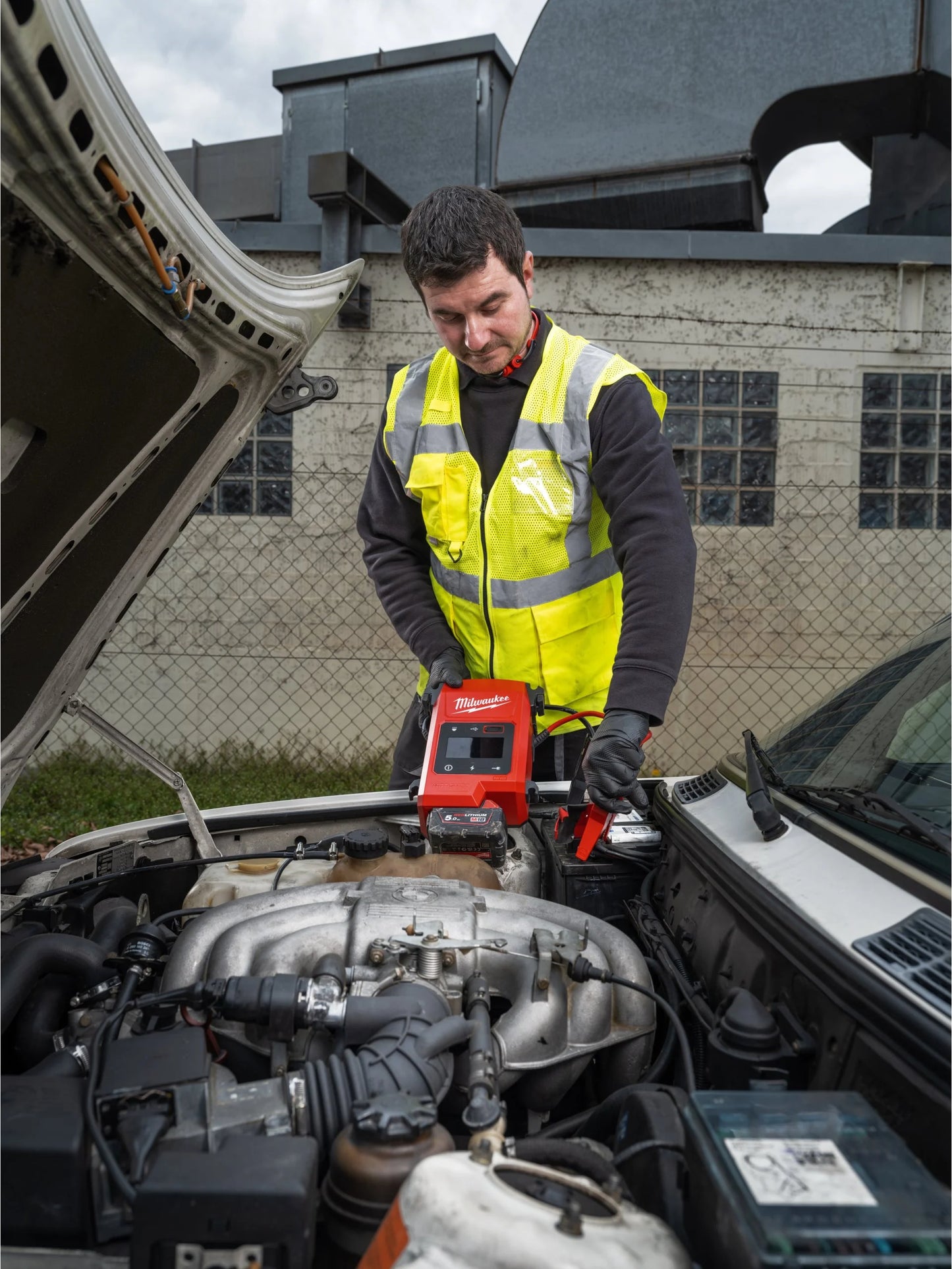 Starthilfe für Fahrzeuge M18 2.000 A Milwaukee