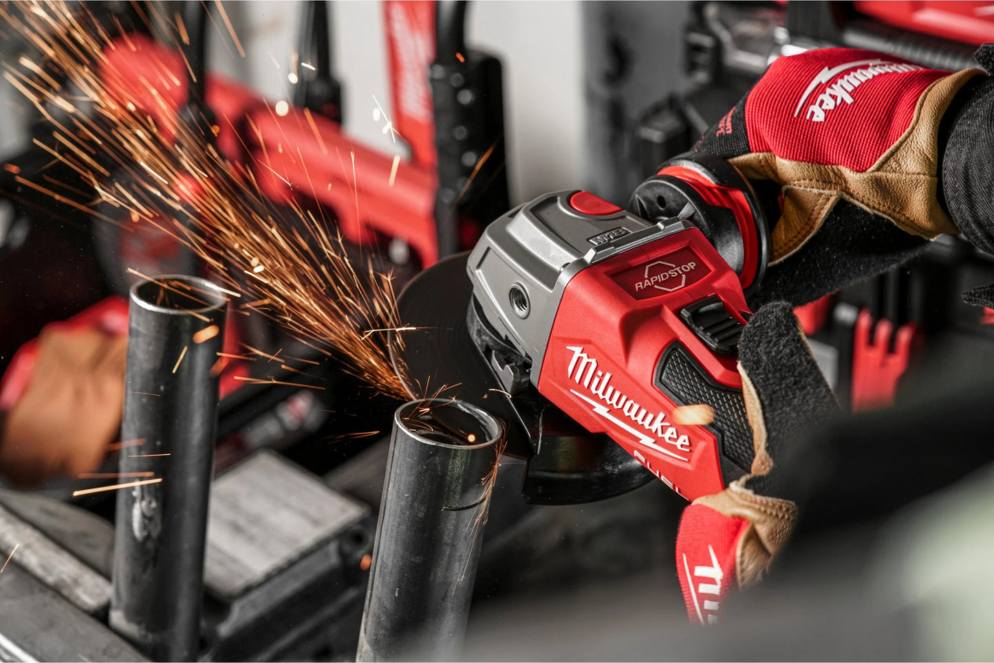 M18 125mm Fuel ONE-KEY Winkelschleifer mit Milwaukee M18 Koffer ONEFSAG125XB-0X
