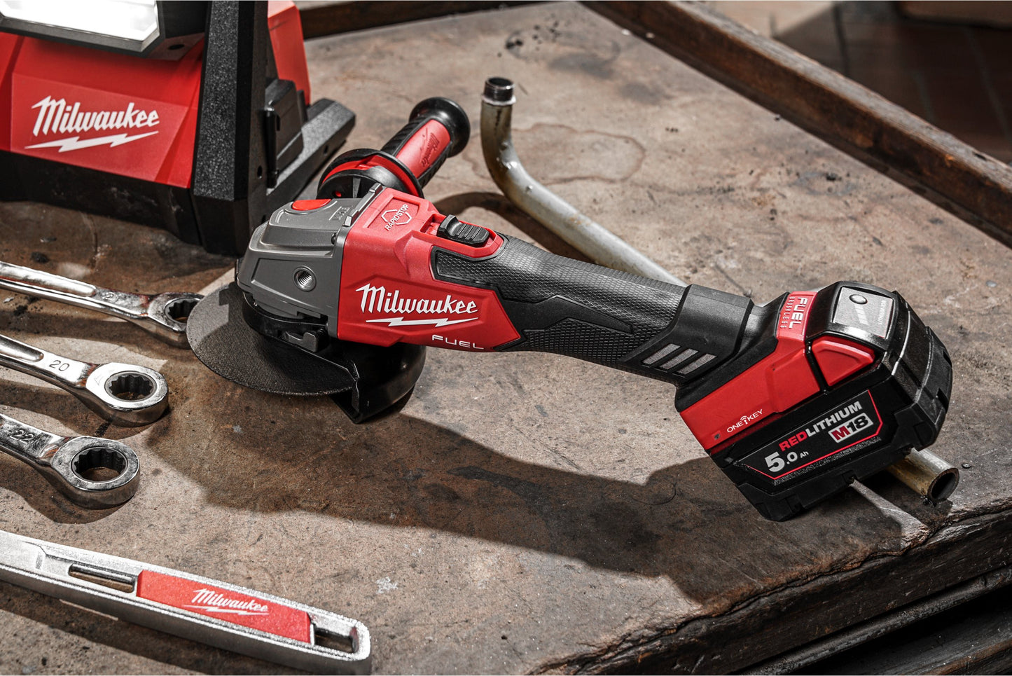 M18 125mm Fuel ONE-KEY Winkelschleifer mit Milwaukee M18 Koffer ONEFSAG125XB-0X